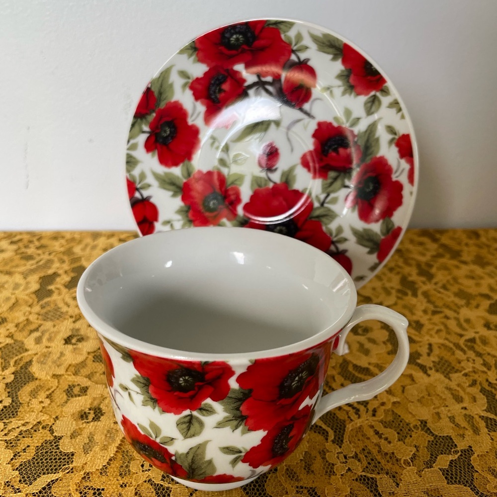 NWOT Kent Pottery Red Poppy Tea Cup and Saucer Set